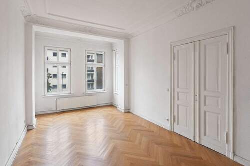 Charmanter Altbau-Klassiger! - 6 Zimmer Etagenwohnung zum Kaufen in Berlin