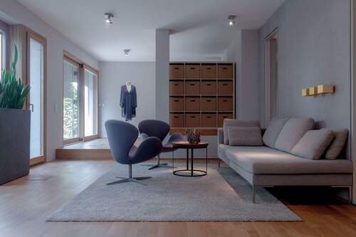 Lounge/Showroom - 
