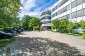 Hofraum mit Parkplätzen - 1 Zimmer Büro zur Miete in München