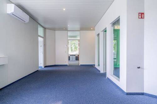 Flur mit Konferenzraum - 