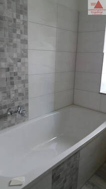 Bad EG - Mehrfamilienhaus, Wohnhaus mit 185,00 m&sup2; in Schönheide zum Kaufen