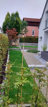 Rückseite mit Hauszugang - 6 Zimmer Einfamilienhaus in Aalen