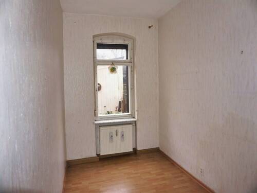 schmales Zimmer EG - 