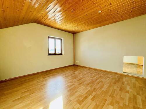 ZIMMER II DACHGESCHOSS - 