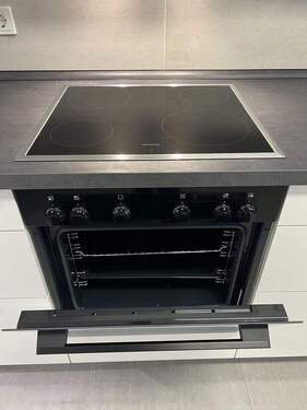 Kochfeld und Backofen - 