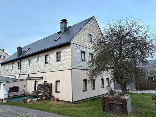 Hausansicht Rückseite mit Garten - Gelegenheit! Freies, großes Wohnhaus in Königswalde