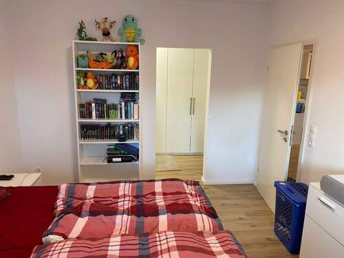 Schlafzimmer mit Ankleide - 
