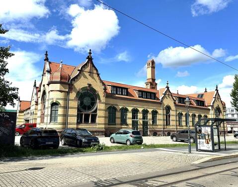 historische Markthalle, um 1840 als Krankenstift erbaut - 