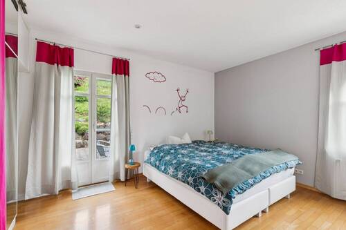 Schlafzimmer mit Ankleide und Bad en suite - 