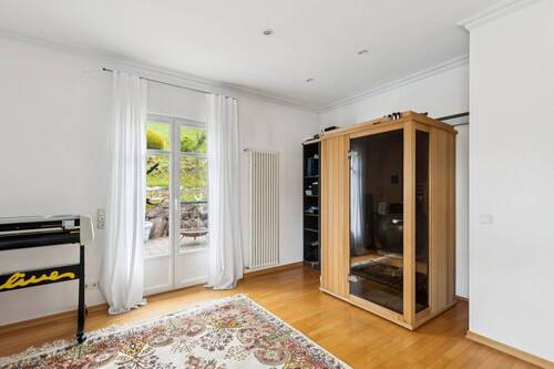 Vielseitig nutzbares Zimmer mit Zugang Terrasse - 