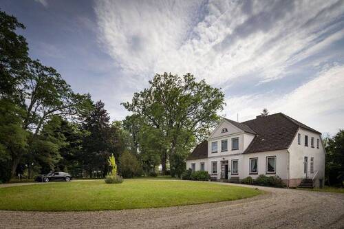 Bild 1 - Resthof in Ostseenähe - großzügiges Anwesen mit Potential