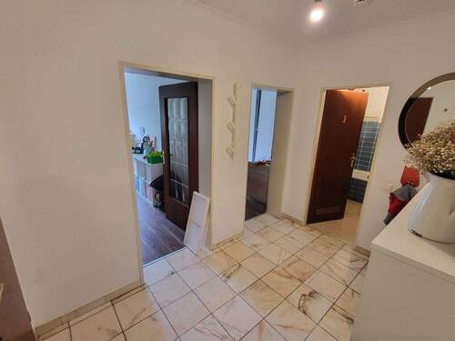 Flur - Etagenwohnung mit 81,00 m² in Lübeck / Sankt Lorenz Süd zur Miete