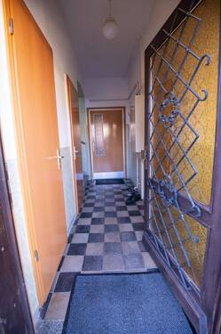 Flur - 6 Zimmer Einfamilienhaus in Klingenthal