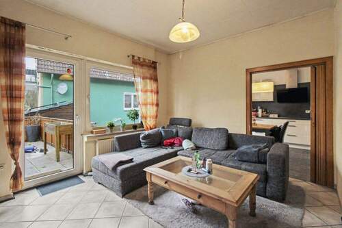 Wohnzimmer - 6 Zimmer Einfamilienhaus zum Kaufen in Hiddenhausen