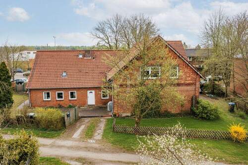 Außenansicht - 1 Zimmer Mehrfamilienhaus, Wohnhaus zum Kaufen in Westergellersen