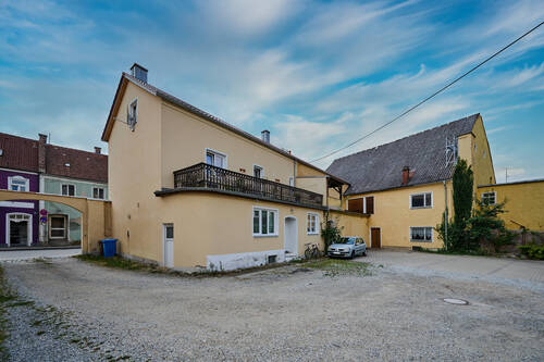 Geschäftshaus Geiselhöring Innenhof Ansicht - 2 Zimmer Mehrfamilienhaus, Wohnhaus zum Kaufen in Geiselhöring