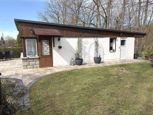 Außenansicht - Erholungsbungalow am Schwimmbad von Bad Bibra