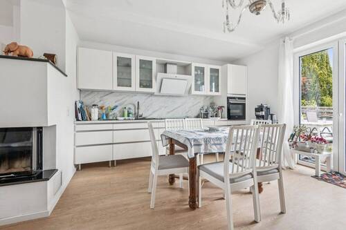 Küche und offener Essbereich - 3 Zimmer Doppelhaushälfte zum Kaufen in Berlin