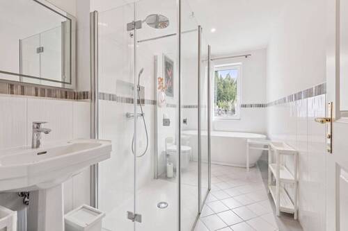 Badezimmer im Erdgeschoss - 