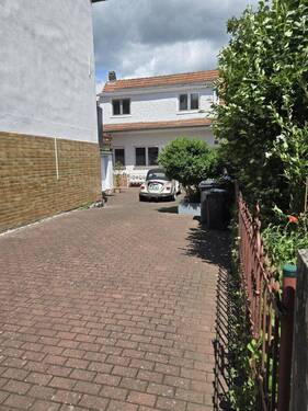 Bild 1 - Neu renoviertes Wohnhaus in Kirchhain- Innenstadt Zentral !