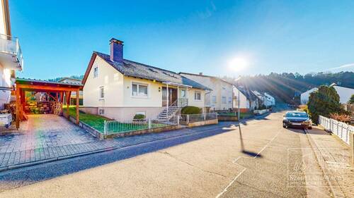 Straßenansicht - 9 Zimmer Einfamilienhaus in Münchweiler an der Rodalb