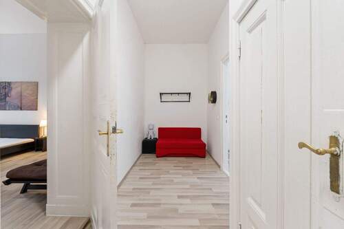 3(Flur).jpg - 4 Zimmer Etagenwohnung in Berlin