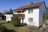Süd-Ost-Ansicht - ***Mehrfamilienhaus mit 3 Wohnungen, Garagen, Carport und großem Grundstück***