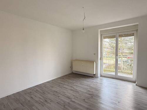 Wohnzimmer - Etagenwohnung mit 36,40 m&sup2; in Zwickau zum Kaufen