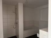 Bad mit Dusche und Badewanne - 