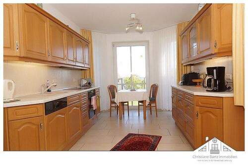 Küche mit Einbauküche - 