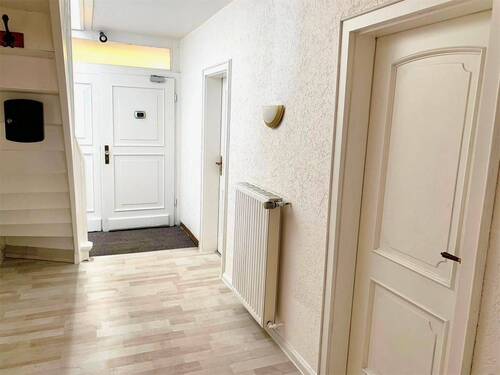 Weiteres Bild Eingangsdiele - Einfamilienhaus mit 236,00 m&sup2; in Korschenbroich zum Kaufen