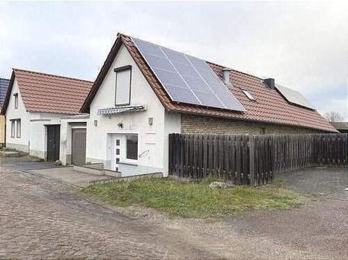 Außenansicht - EFH mit Nebengebäude in Röblingen
