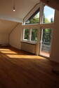 Wohnzimmer mit hohem Kniestock - 