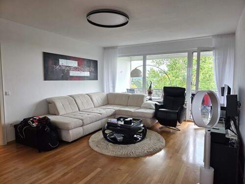 Wohnzimmer (2) - 4 Zimmer Etagenwohnung zur Miete in Hannover