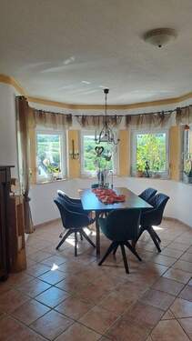 EG Wohnzimmer - Essbereich - 8 Zimmer Doppelhaushälfte zum Kaufen in Nierstein