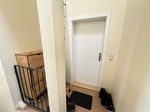 Die Wohnungstür DG - 