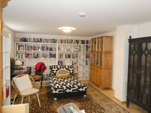 Biblo im Untergeschoss - 