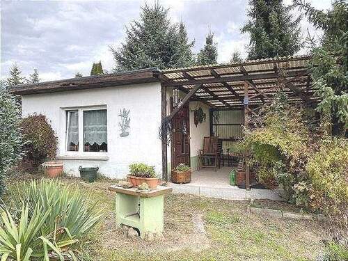 Gartenhaus und Terrasse - 