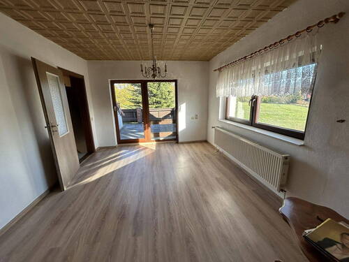 Zimmer m. Balkon 1. OG - 