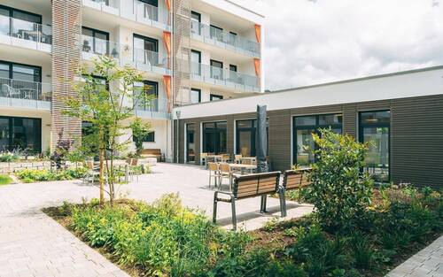 Titelbild_Service_Wohnen_Roedental.jpg - 3 Zimmer Etagenwohnung zum Kaufen in Rödental