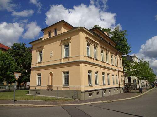 Hausansicht - Attraktive zentrumsnahe Dachwohnung mit goßer Dachterrasse und Stellplatz