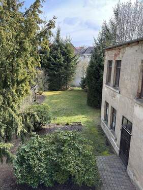 Blick in den Garten - Mehrfamilienhaus, Wohnhaus mit 360,00 m&sup2; in Glauchau zum Kaufen