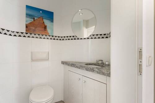 Gäste-WC mit Tageslicht - 