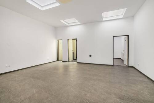 Laden- Gewerbefläche - Gewerbeobjekt (Büro, Produktion, Verkauf) in Karlsruhe