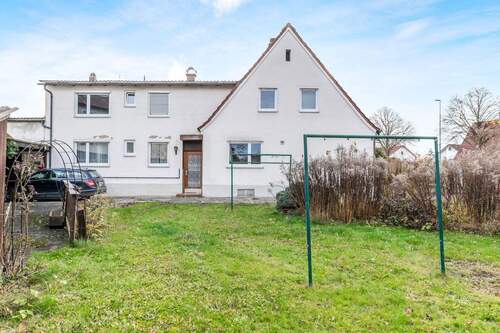 Außenaufnahme - Provisionsfrei: Einfamilienhaus mit Potential