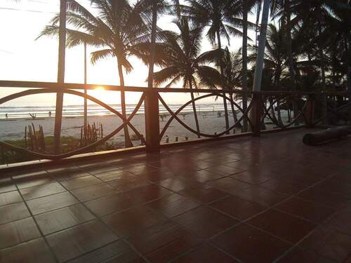 auf der Terrasse mit Meerblick - Traumhaus direkt am Strand - 330.000,00&nbsp;EUR Kaufpreis, ca.&nbsp; 292,00&nbsp;m&sup2;&nbsp;Wohnfl&auml;che