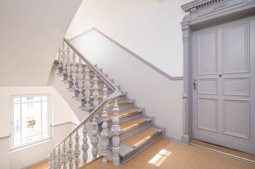 Treppenhaus VH (3) - 2 Zimmer Etagenwohnung in Berlin