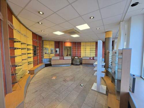 Eingangsbereich Ladenlokal (3).jpg - 8 Zimmer Gewerbeobjekt (Büro, Produktion, Verkauf) zum Kaufen in Frechen