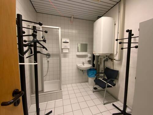 Dusche - Büro in Sindelfingen zur Miete