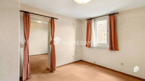 1. OG Schlafzimmer 2 - 